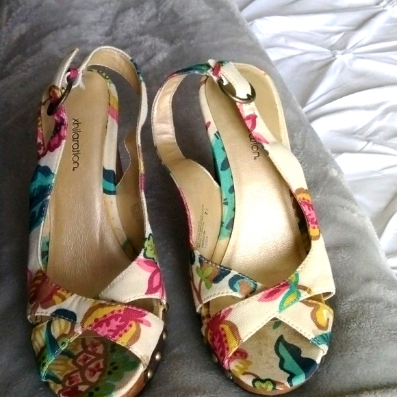 Xhilaration Heels 👠 - Picture 1 of 7